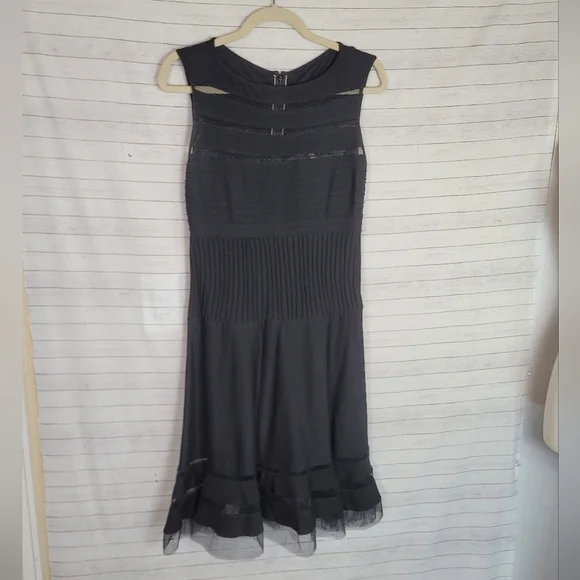Tadashi Shoji Fit & Flare Sleeveless Illusion Stripes Dress in Black, sz Med Pet - Picture 2 of 16